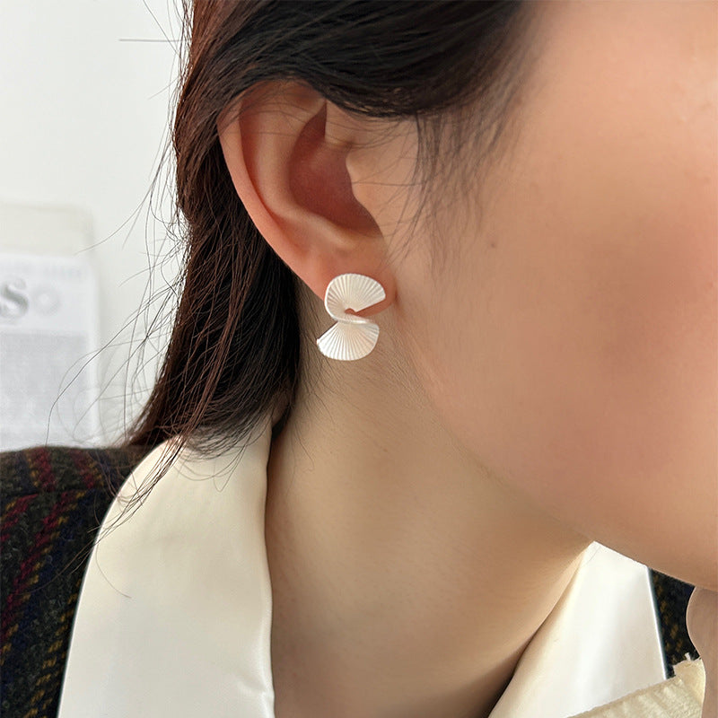 Sterling Silver Fan S Pattern Curve Earrings