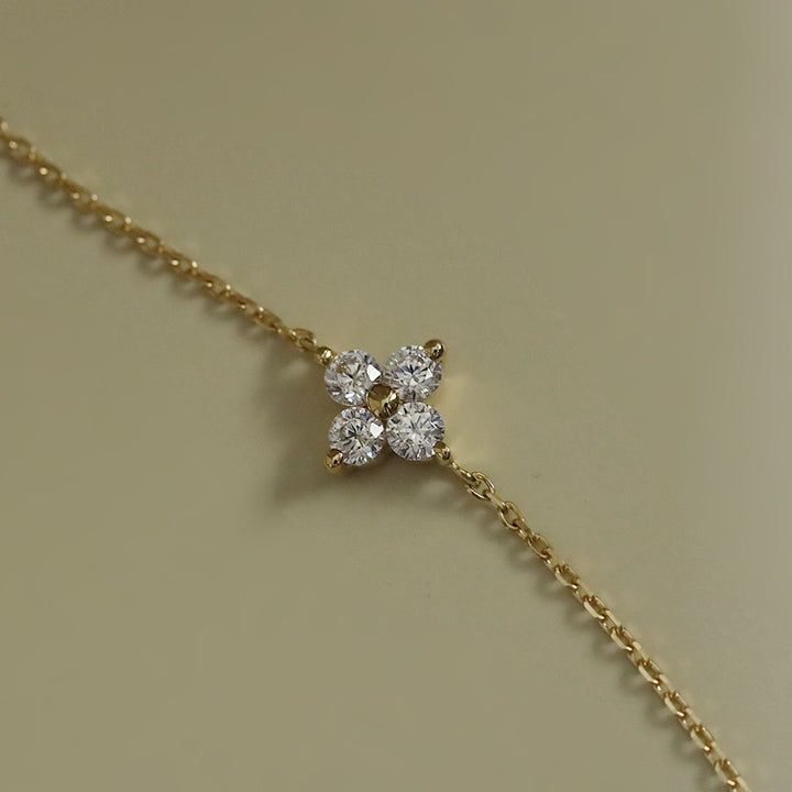 Four-Petal Zircon Bracelet