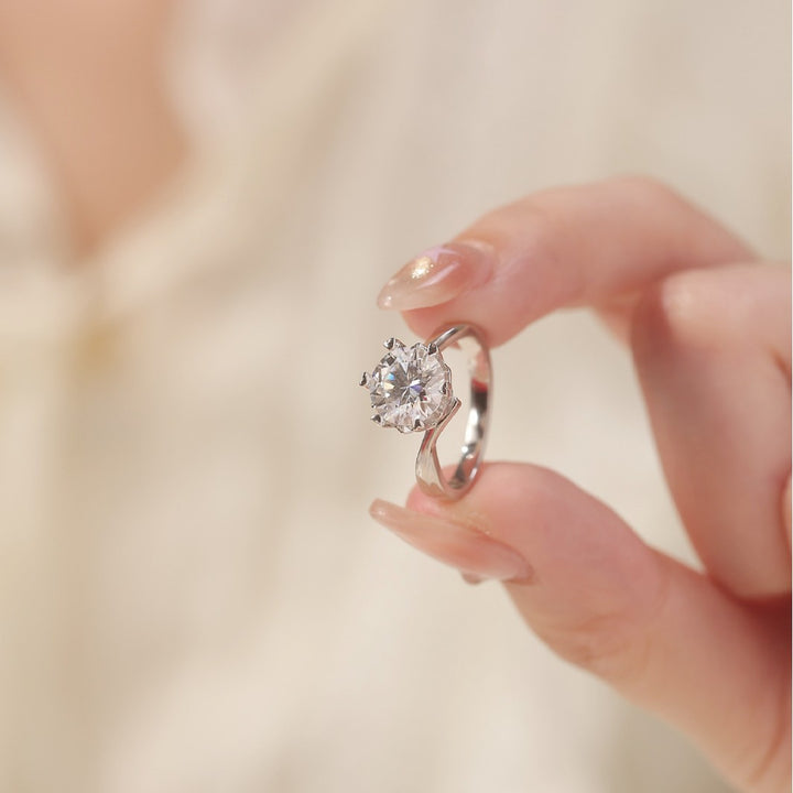 Blooming Petal Solitaire Moissanite Ring
