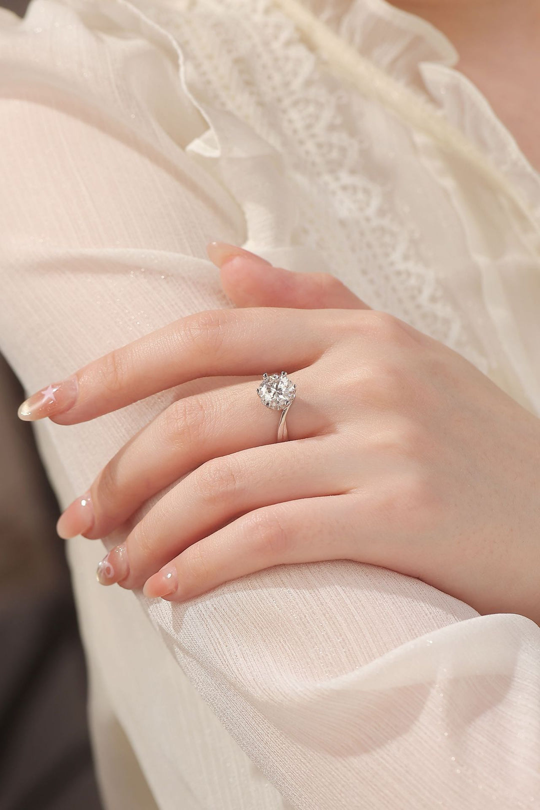 Blooming Petal Solitaire Moissanite Ring