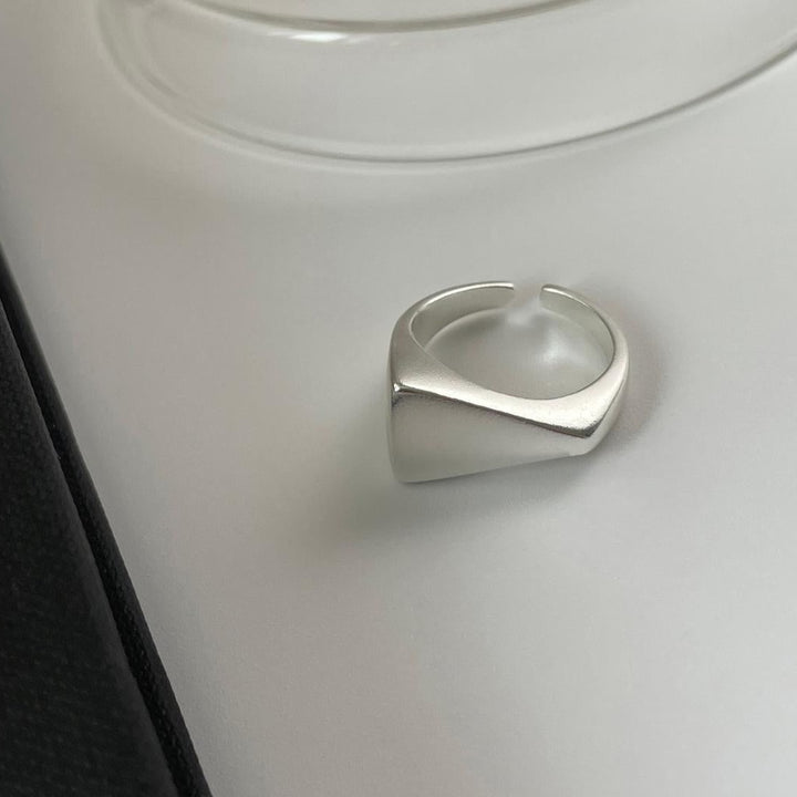 Cubic Triangle Ring
