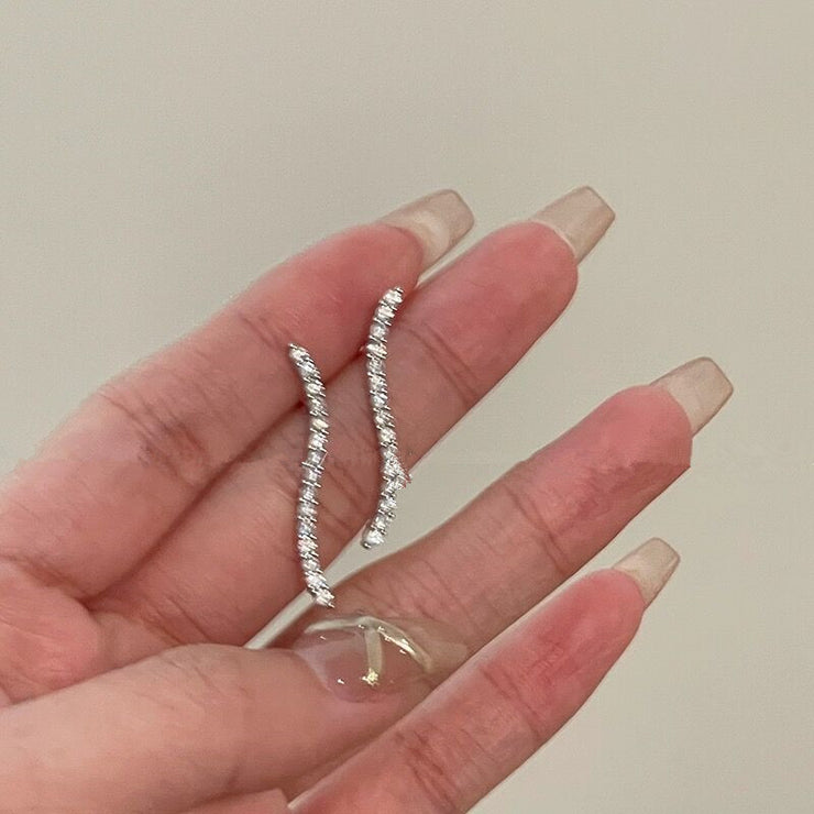 Minimalist Wave Zirconia Earrings