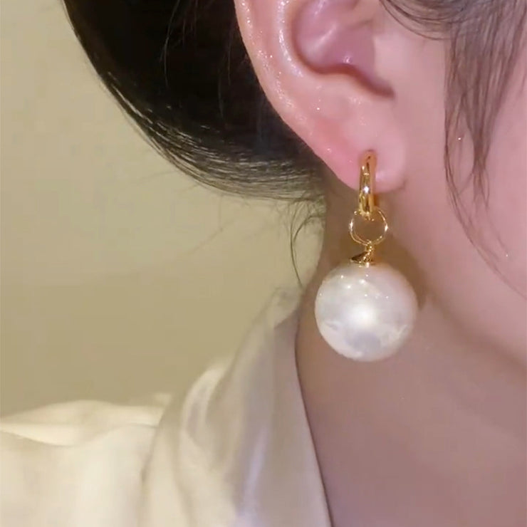 Minimal Pearl Earrings