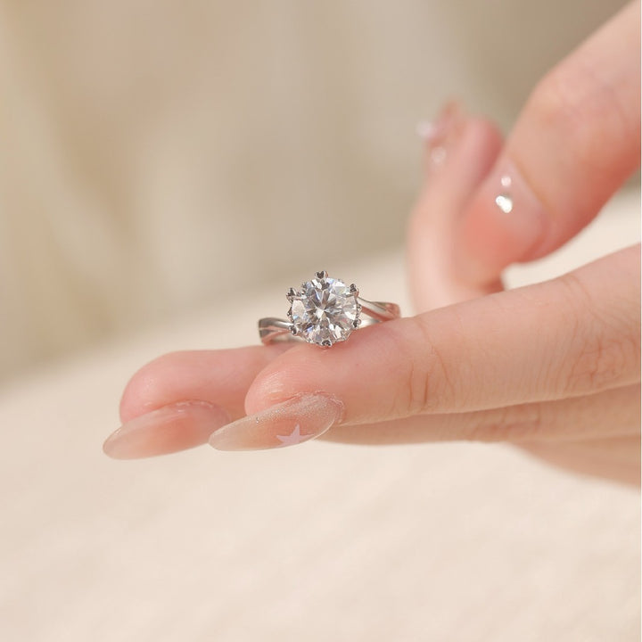 Blooming Petal Solitaire Moissanite Ring