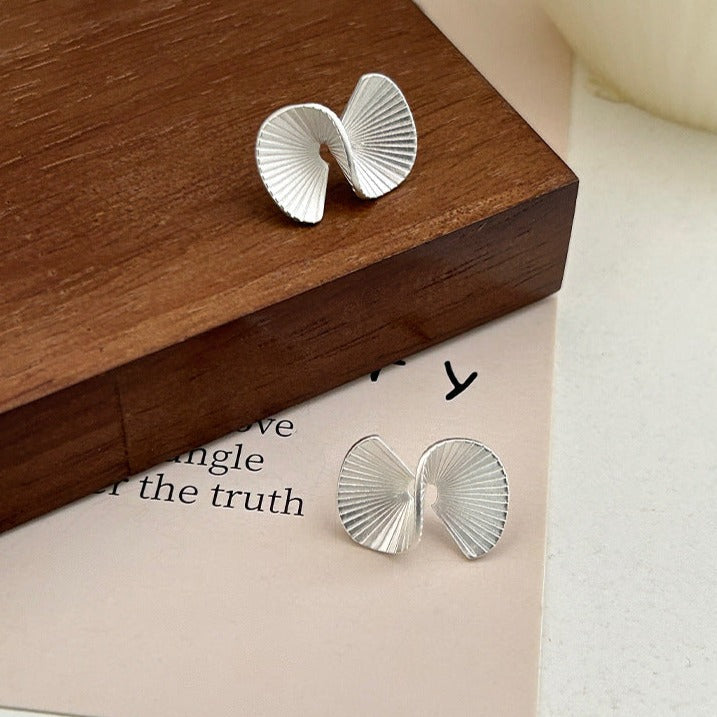 Sterling Silver Fan S Pattern Curve Earrings