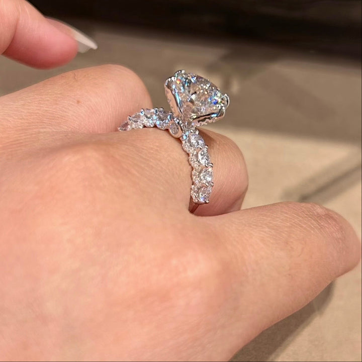 Aurora Six-Prong Moissanite Ring | S925 Sterling Silver