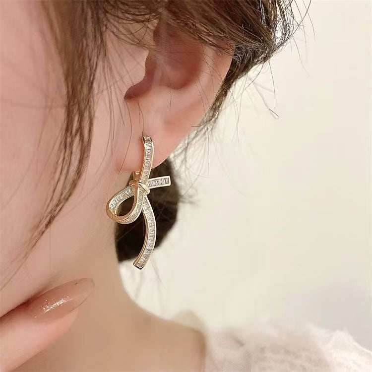 Zirconia Ribbon Earrings