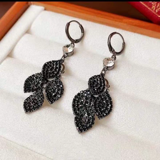 Pop Leaf Tassel Earrings