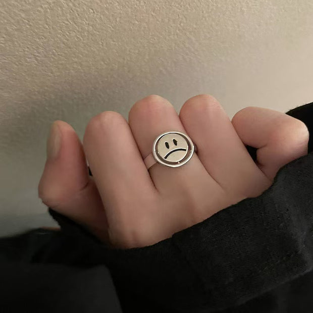 Turnable Smiley Ring