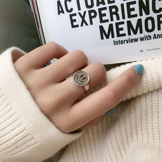Turnable Smiley Ring