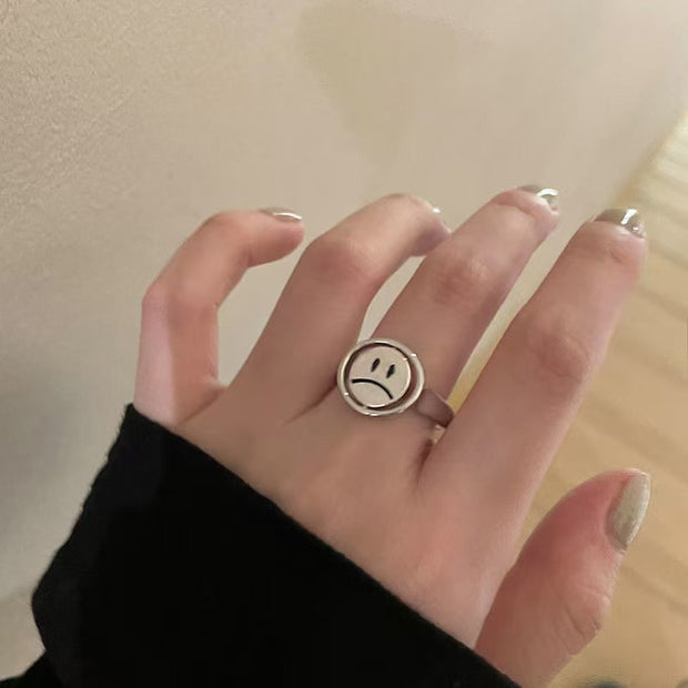 Turnable Smiley Ring