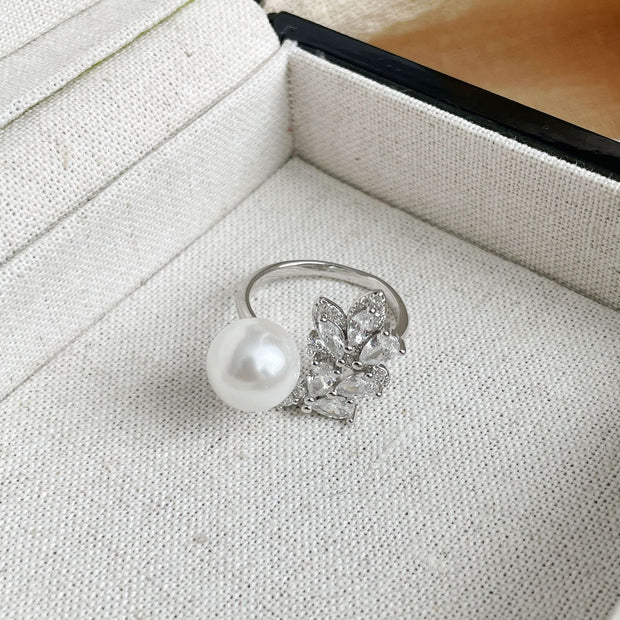 Full Diamond Leaf Pearl Ring