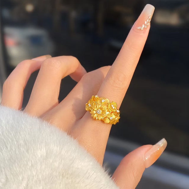 Flourishing Flower Little Daisy Ring