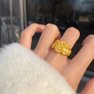 Flourishing Flower Little Daisy Ring