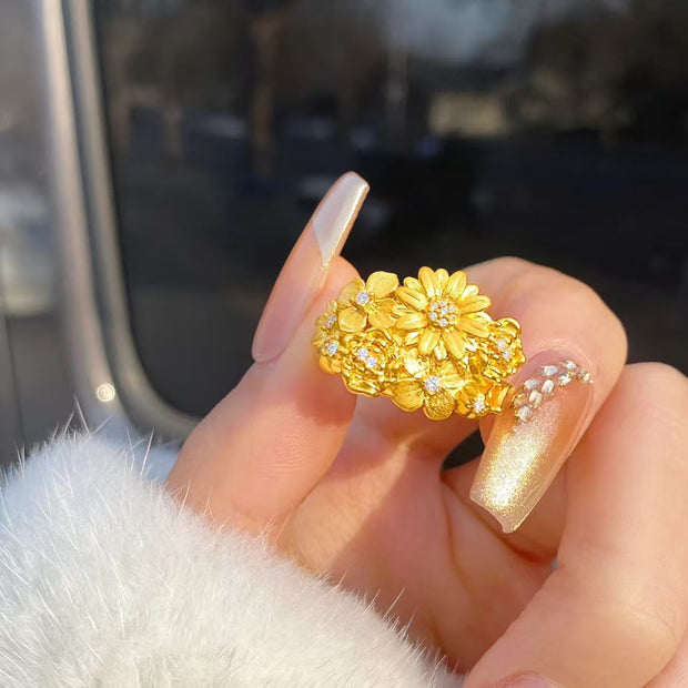 Flourishing Flower Little Daisy Ring