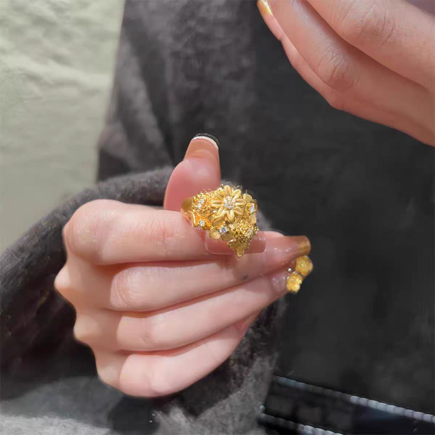 Flourishing Flower Little Daisy Ring
