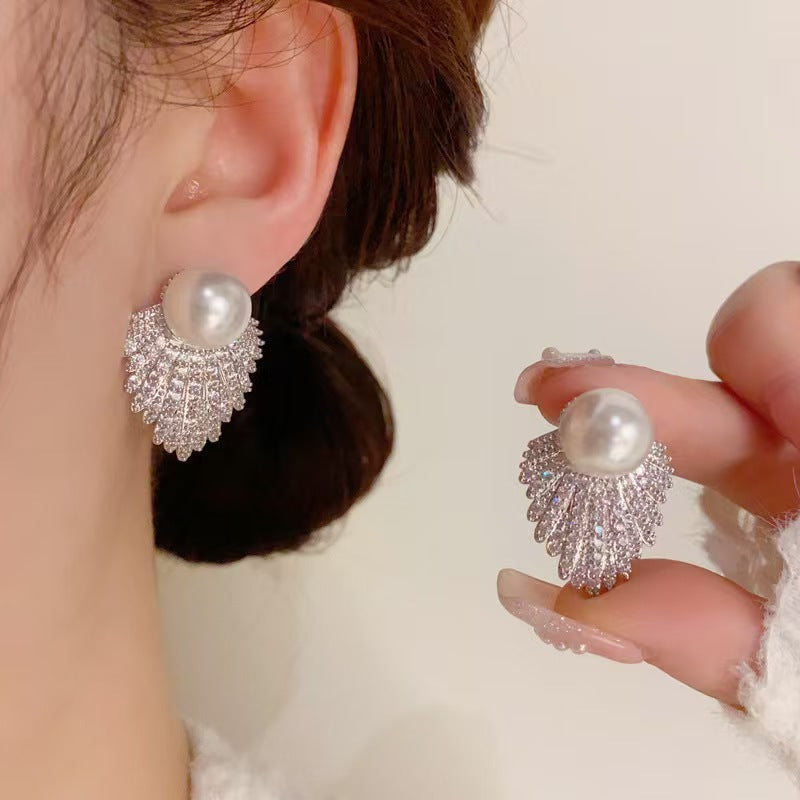 Vintage-Inspired Fan-Shaped Pearl Stud Earrings