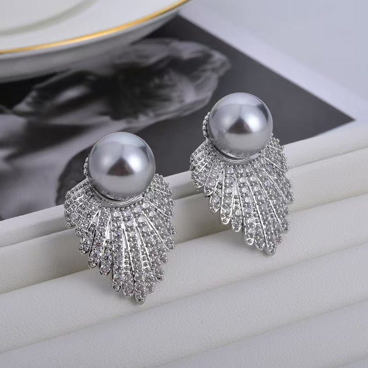 Vintage-Inspired Fan-Shaped Pearl Stud Earrings