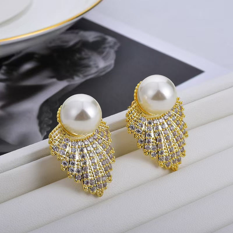 Vintage-Inspired Fan-Shaped Pearl Stud Earrings