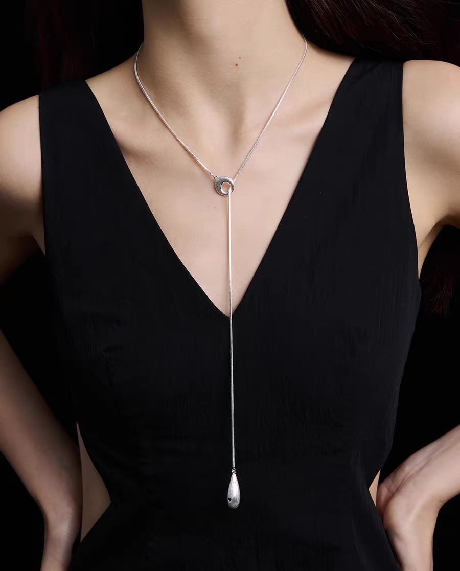 Minimalist Brushed Teardrop Lariat Necklace