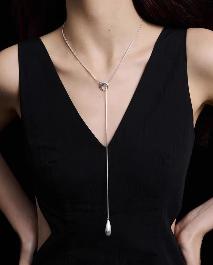 Minimalist Brushed Teardrop Lariat Necklace