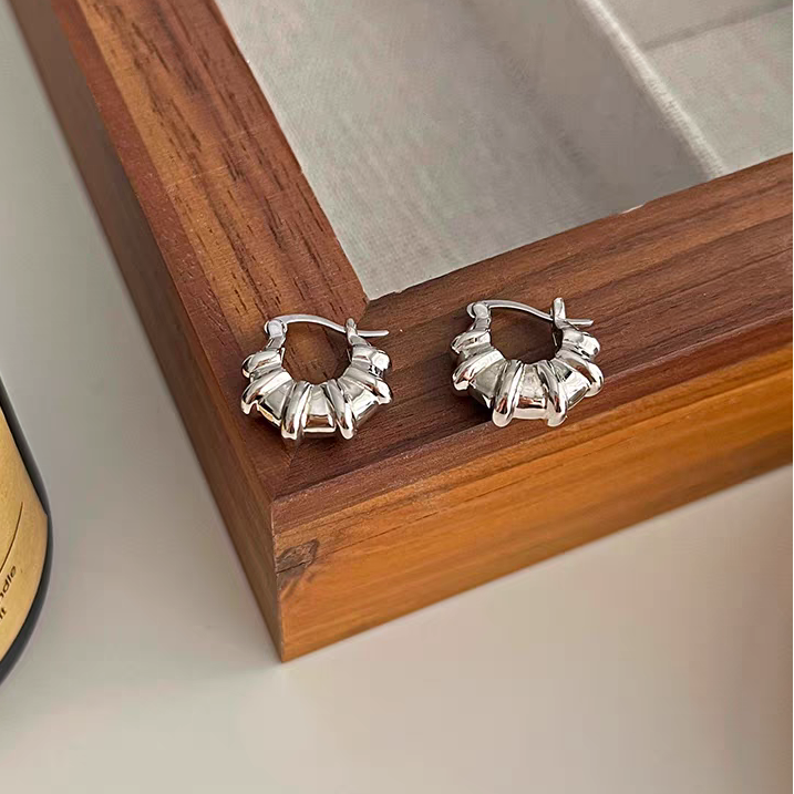 Vintage Ribbed Hoop Earrings