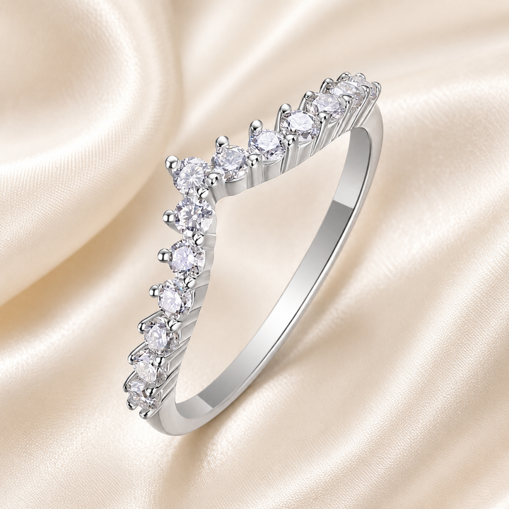 Arcé 13-Stone Moissanite Band Ring