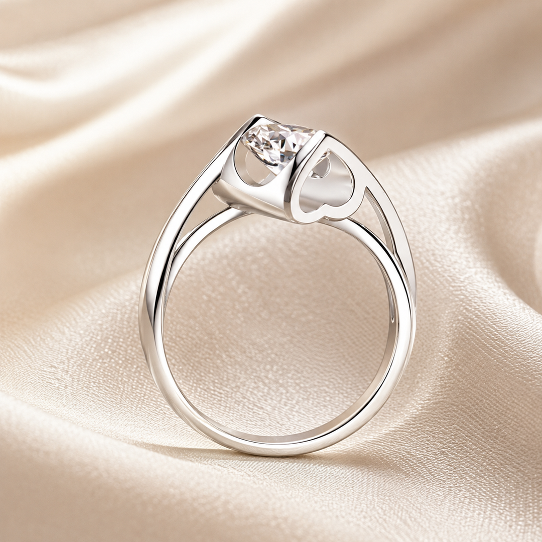 Heart Detail Moissanite Ring