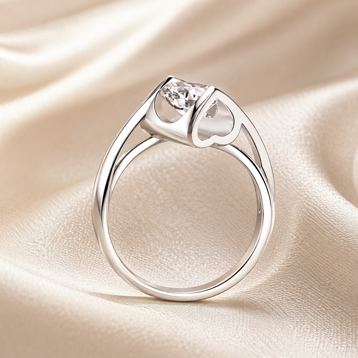 Heart Detail Moissanite Ring