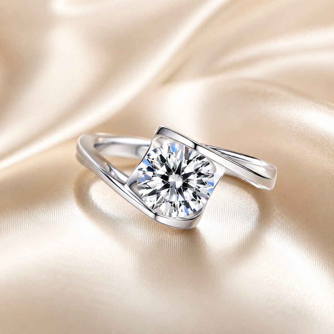 Heart Detail Moissanite Ring