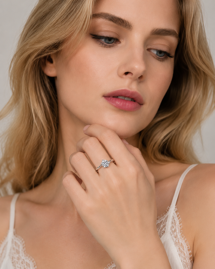 Heart Detail Moissanite Ring