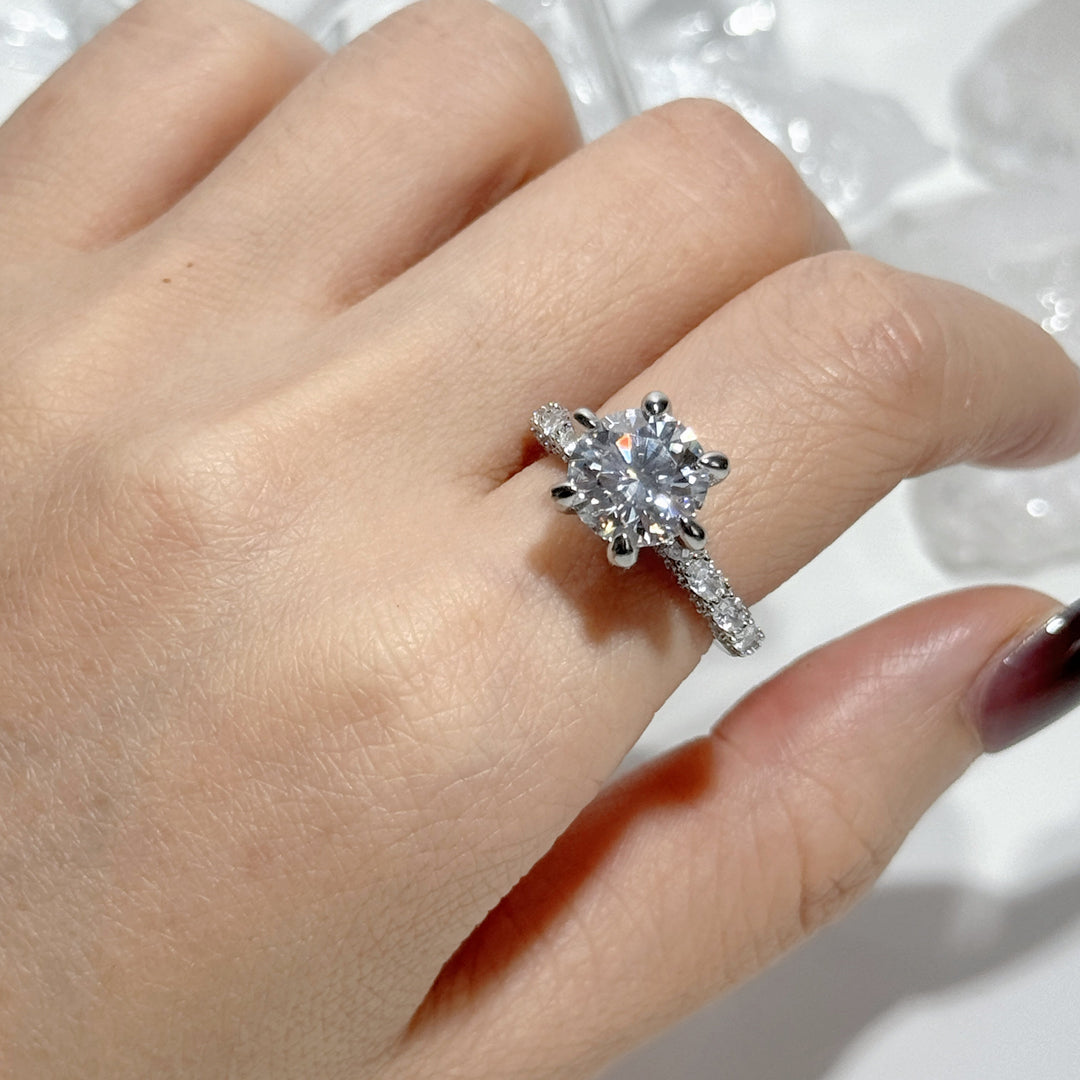 Aurora Six-Prong Moissanite Ring | S925 Sterling Silver