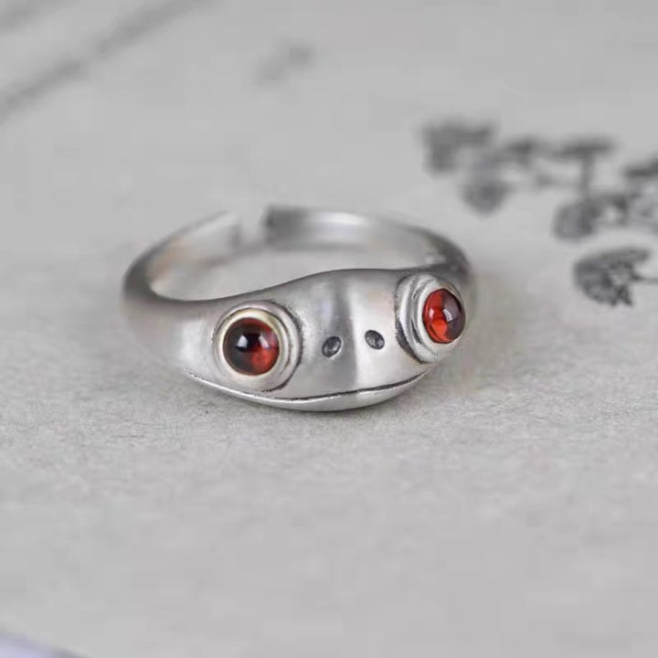 Balmora Frog Ring — Red Garnet Eyes