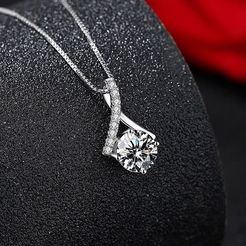Asymmetric Sweep Pavé Moissanite Pendant