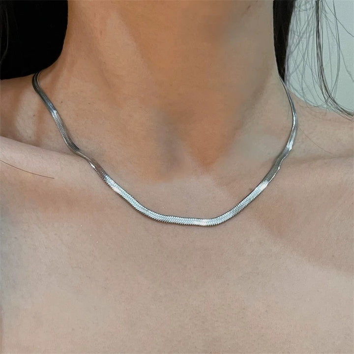Snake bone simple and versatile necklace