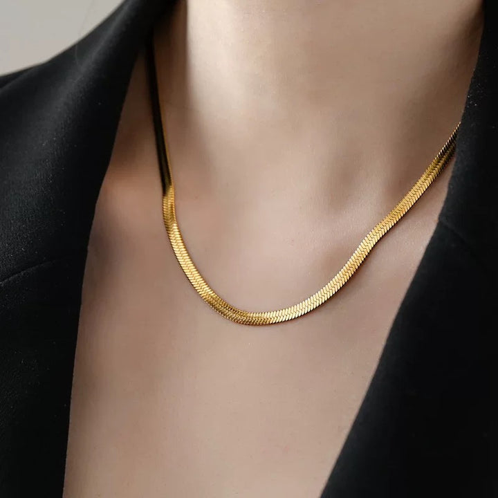 Snake bone simple and versatile necklace