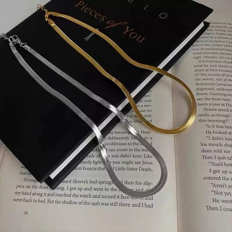 Snake bone simple and versatile necklace