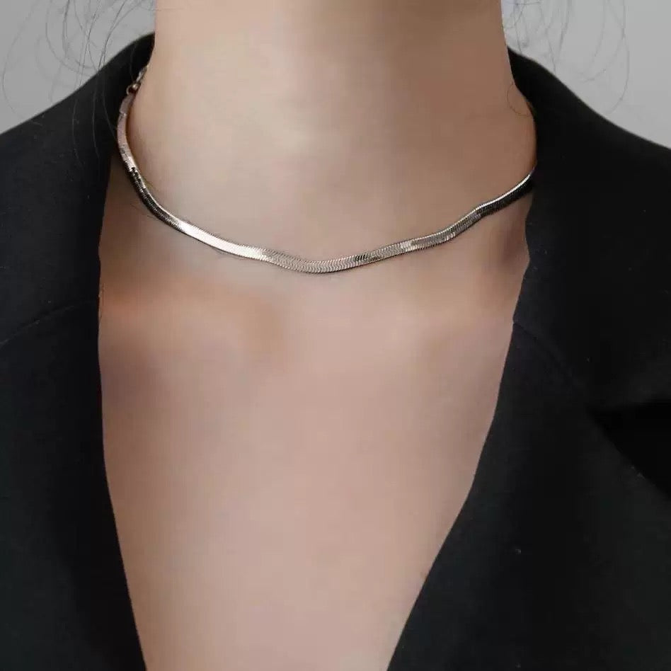 Snake bone simple and versatile necklace