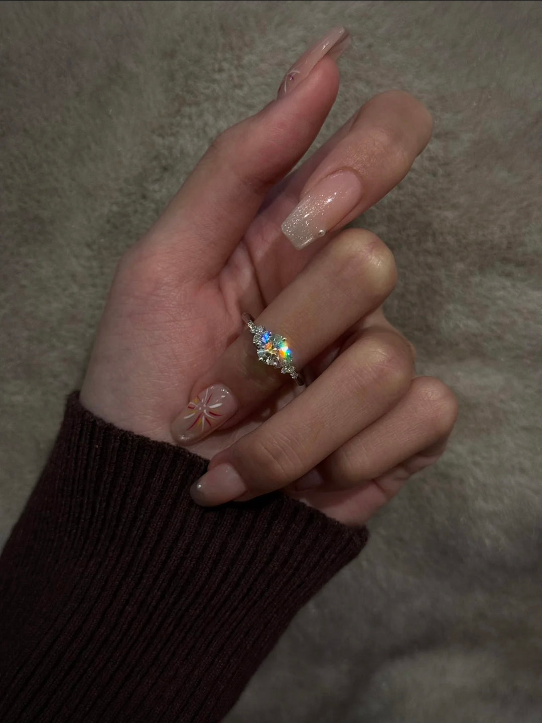 Round-Cut Moissanite Solitaire Ring — 6-Stone Side Cluster | S925 Sterling Silver