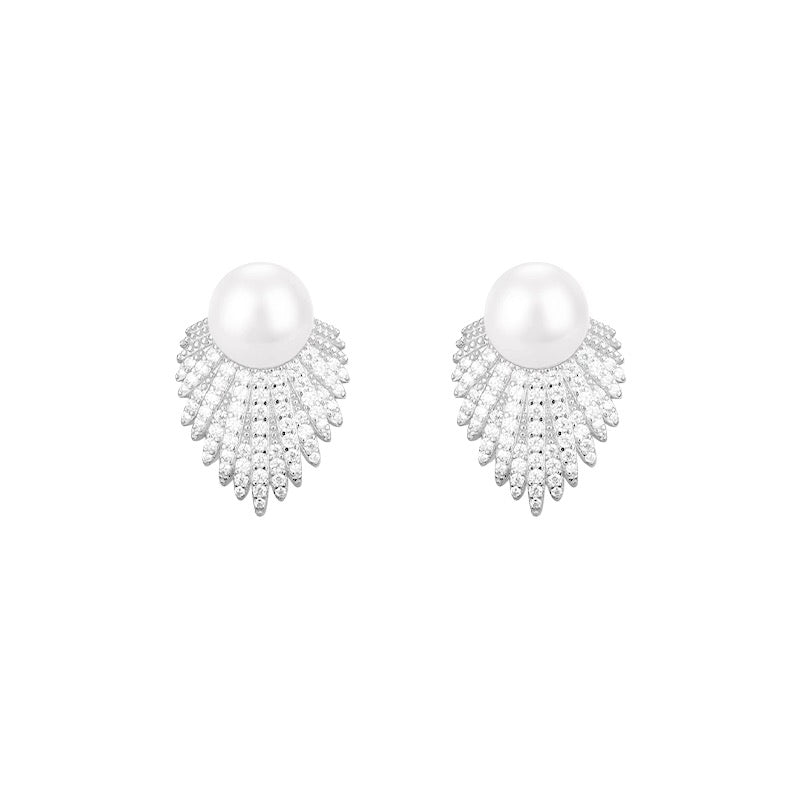 Vintage-Inspired Fan-Shaped Pearl Stud Earrings