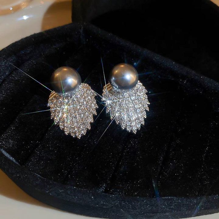 Vintage-Inspired Fan-Shaped Pearl Stud Earrings