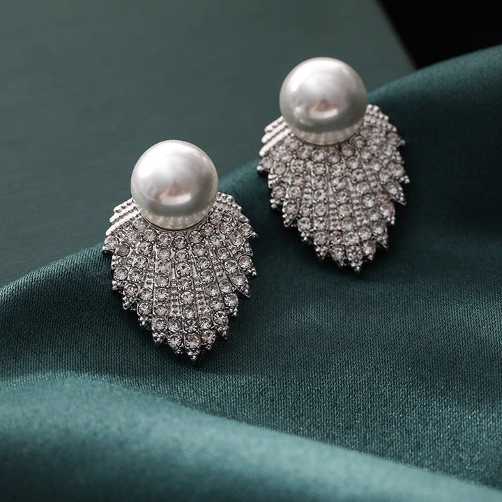 Vintage-Inspired Fan-Shaped Pearl Stud Earrings