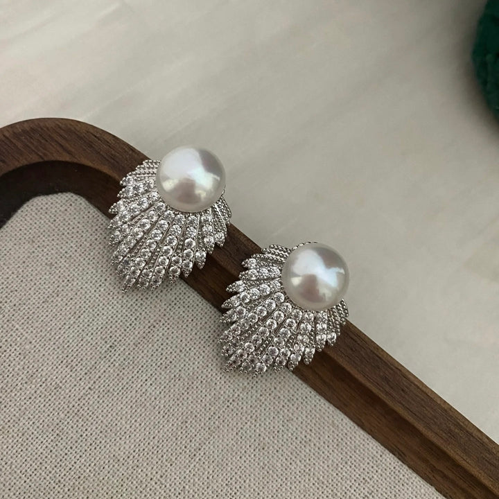 Vintage-Inspired Fan-Shaped Pearl Stud Earrings