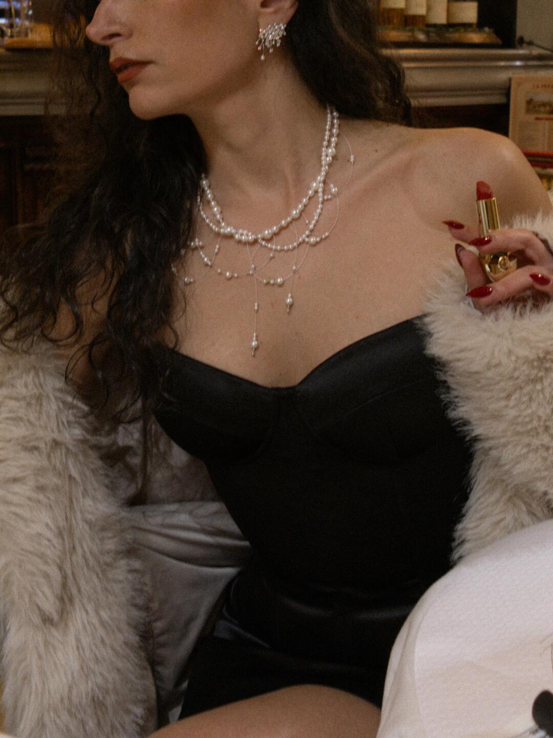 Elegant Pearl Crystal Cluster Earrings