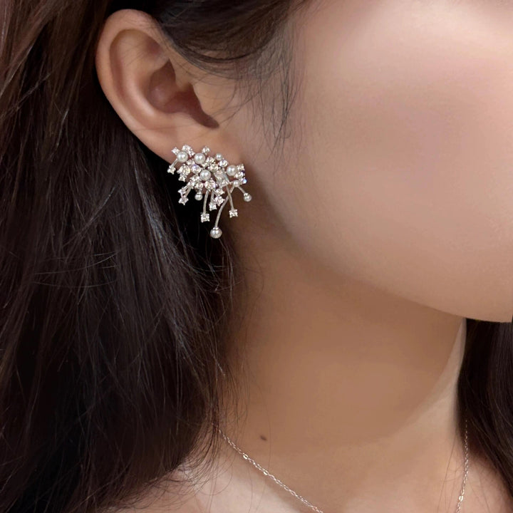 Elegant Pearl Crystal Cluster Earrings