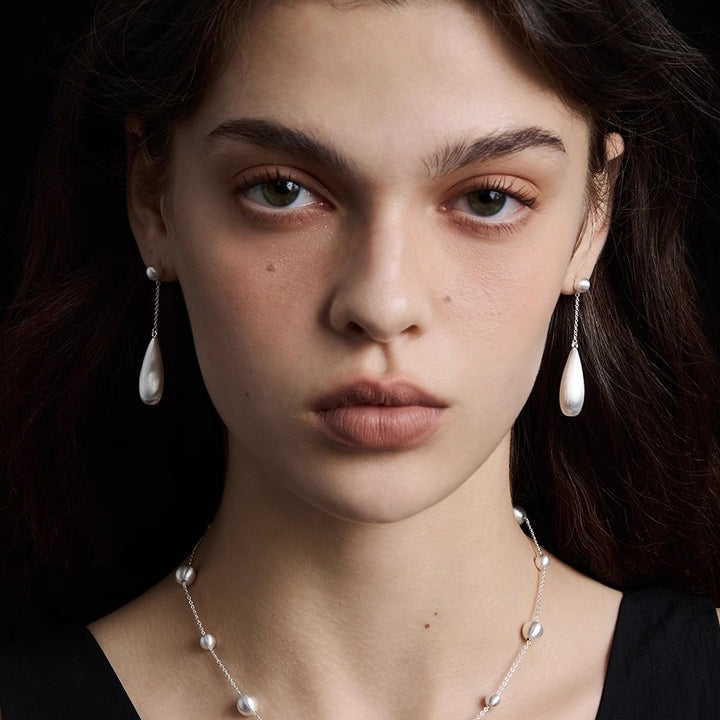 Elegant Teardrop Dangle Earrings