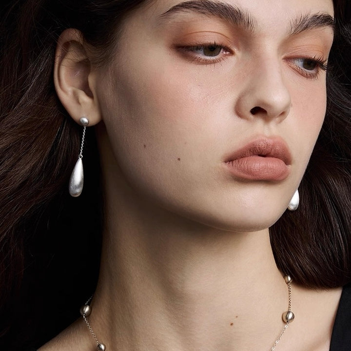 Elegant Teardrop Dangle Earrings
