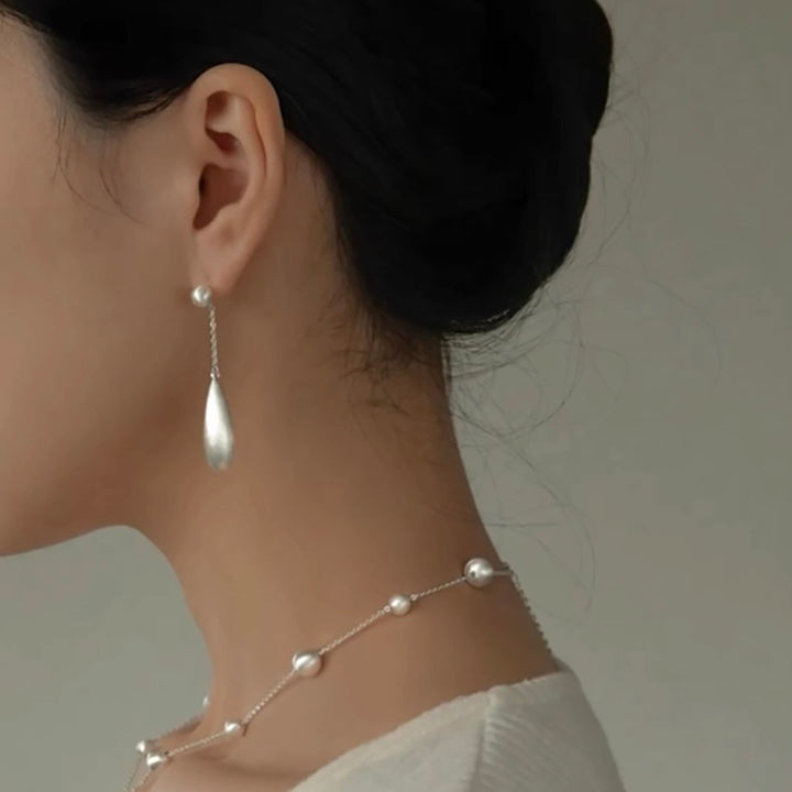 Elegant Teardrop Dangle Earrings