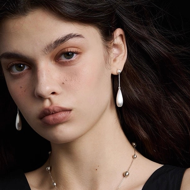 Elegant Teardrop Dangle Earrings