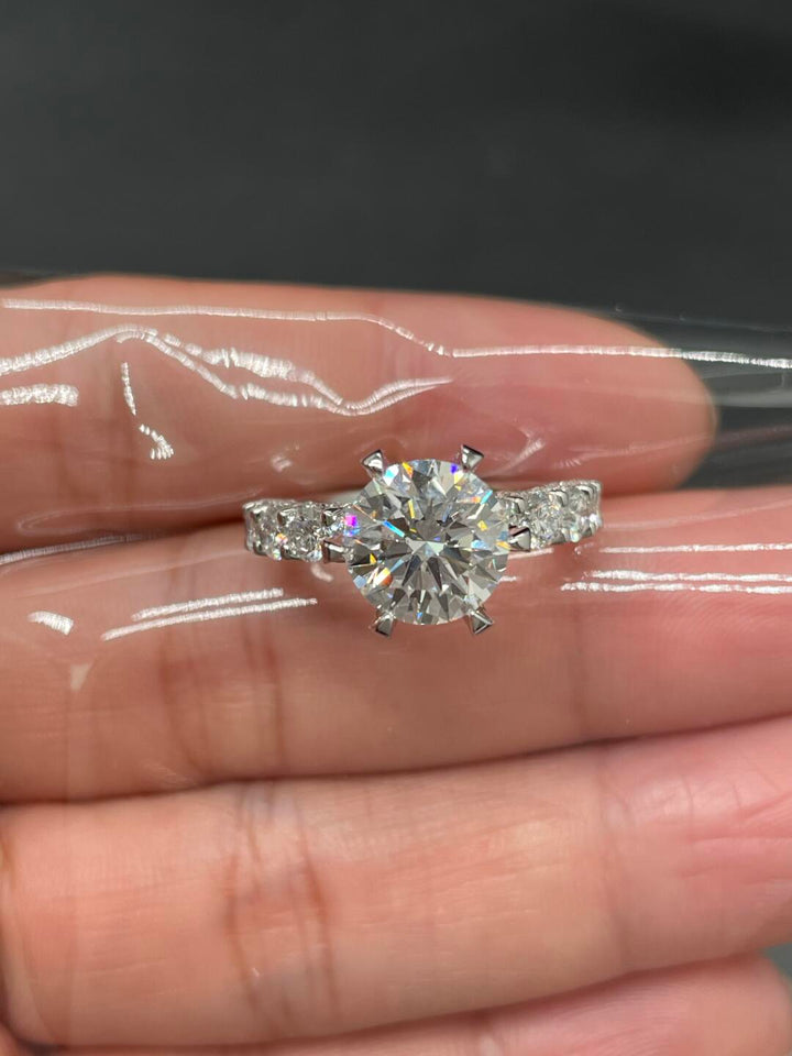 Aurora Six-Prong Moissanite Ring | S925 Sterling Silver
